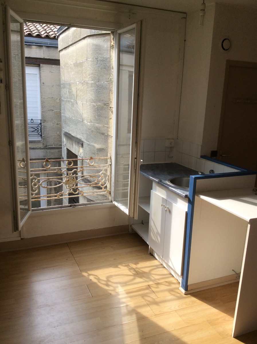 Bordeaux – Victoire (Cours Pasteur) – Joli Studio