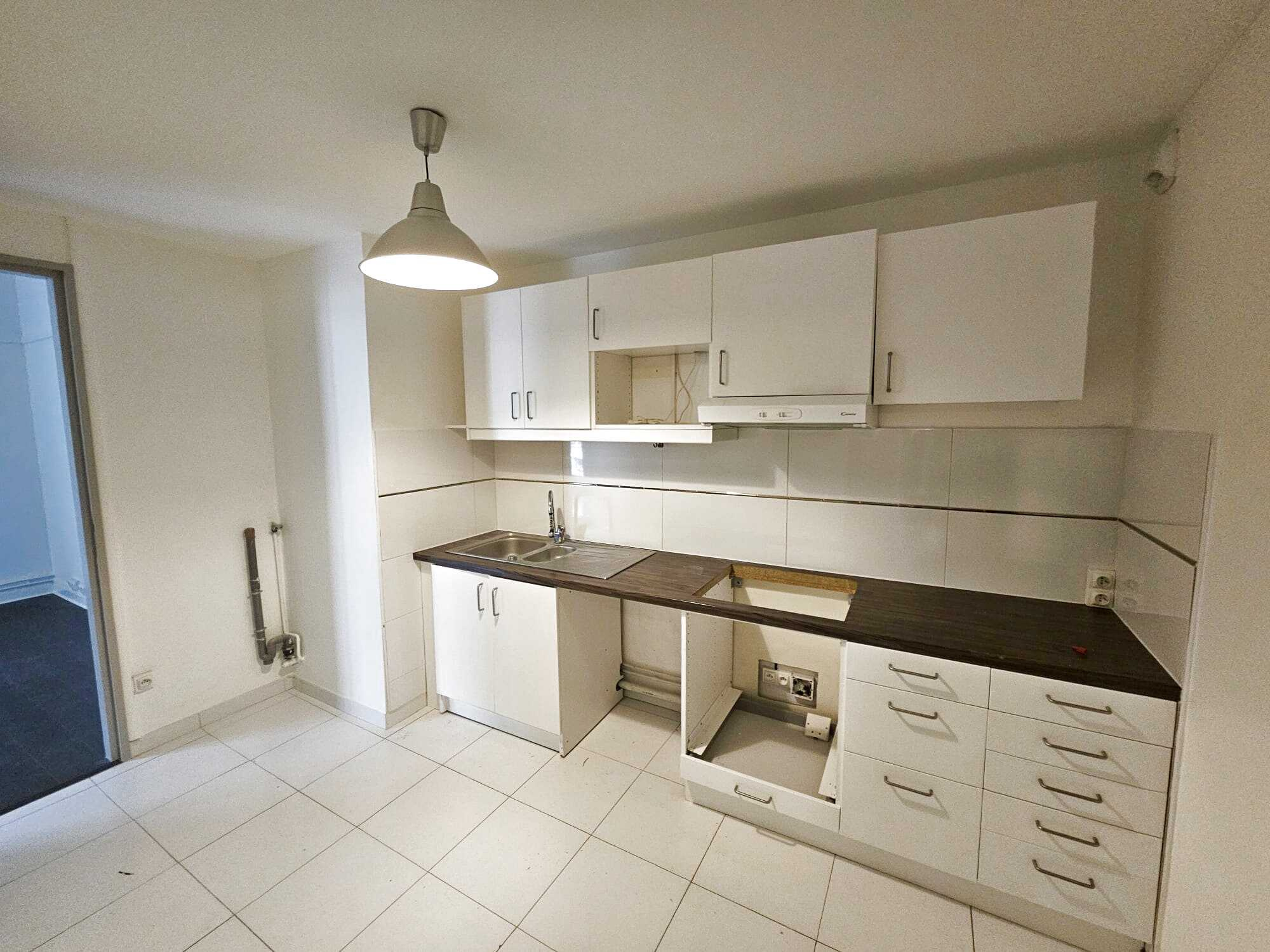 Bordeaux Quinconces – Spacieux T2 au calme de 75m2 – Chauffage inclus