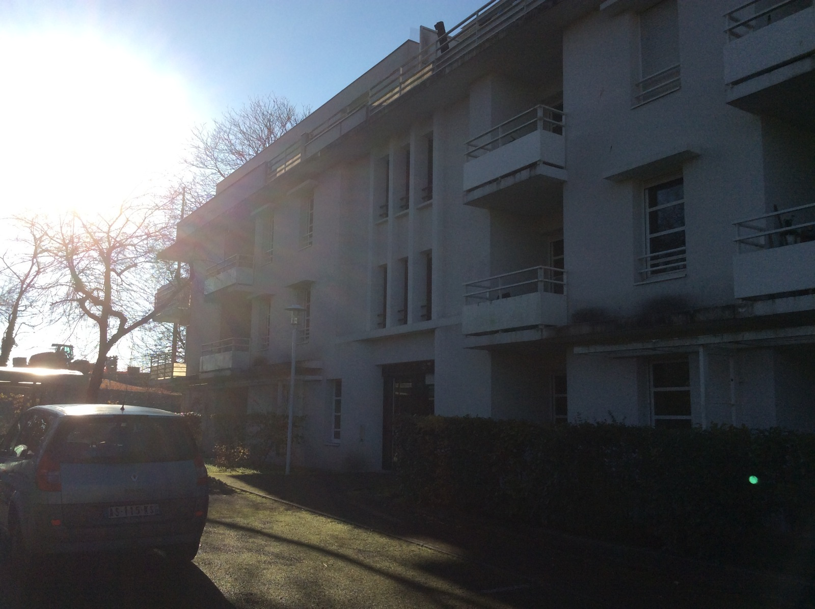 Pessac – Proche Centre Ville – Très joli T4 de 75 m2 avec grande terrasse et parkings