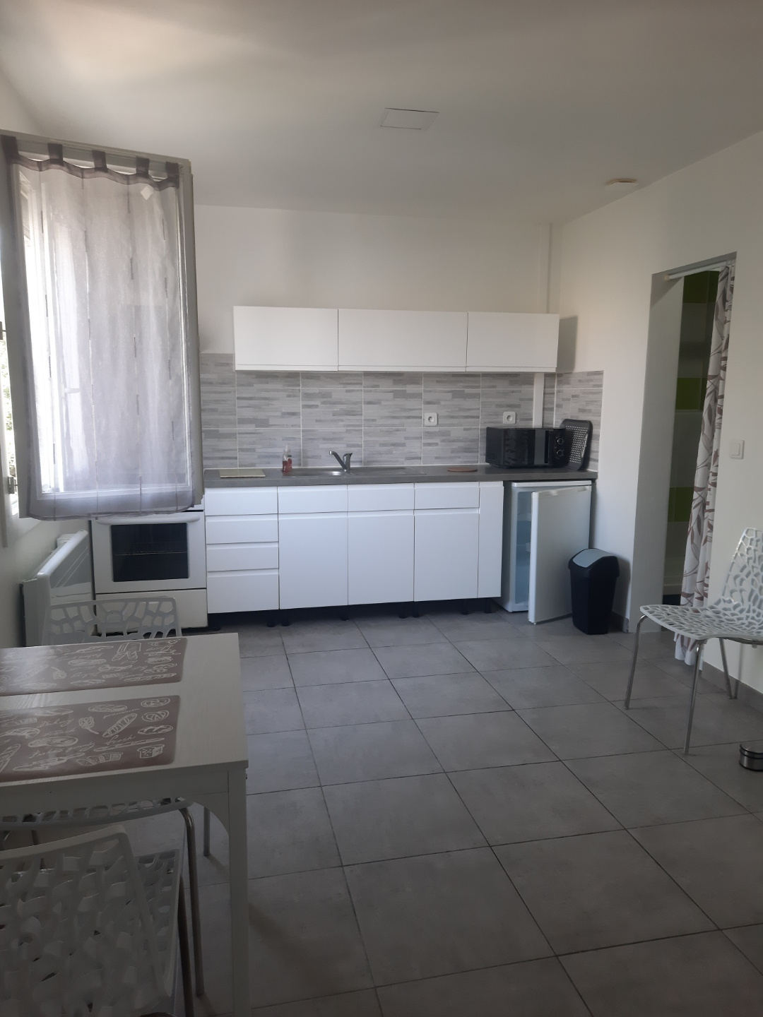 BEGLES Rue Jules Guesde Appartement T2 MEUBLE de 27.59