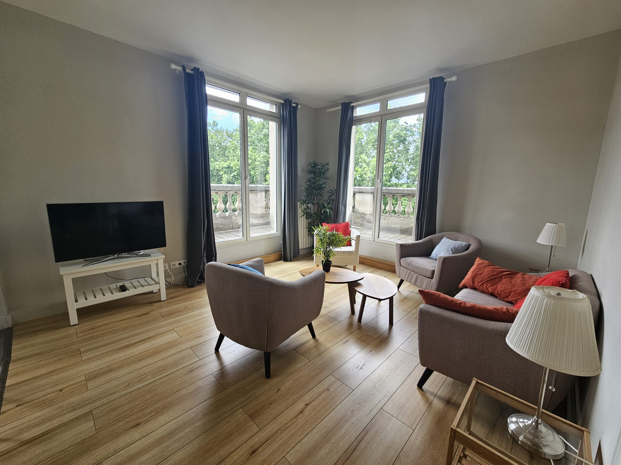 Bordeaux – Quinconces – Magnifique T3 meublé – vue imprenable