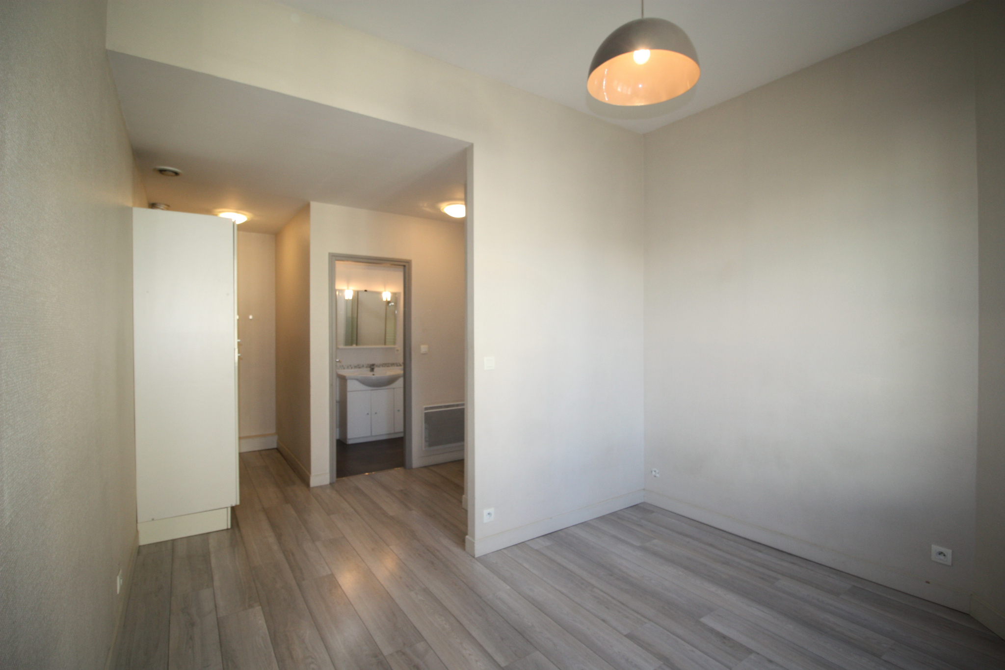 Bordeaux Nansouty – Joli Studio en Bon Etat Général