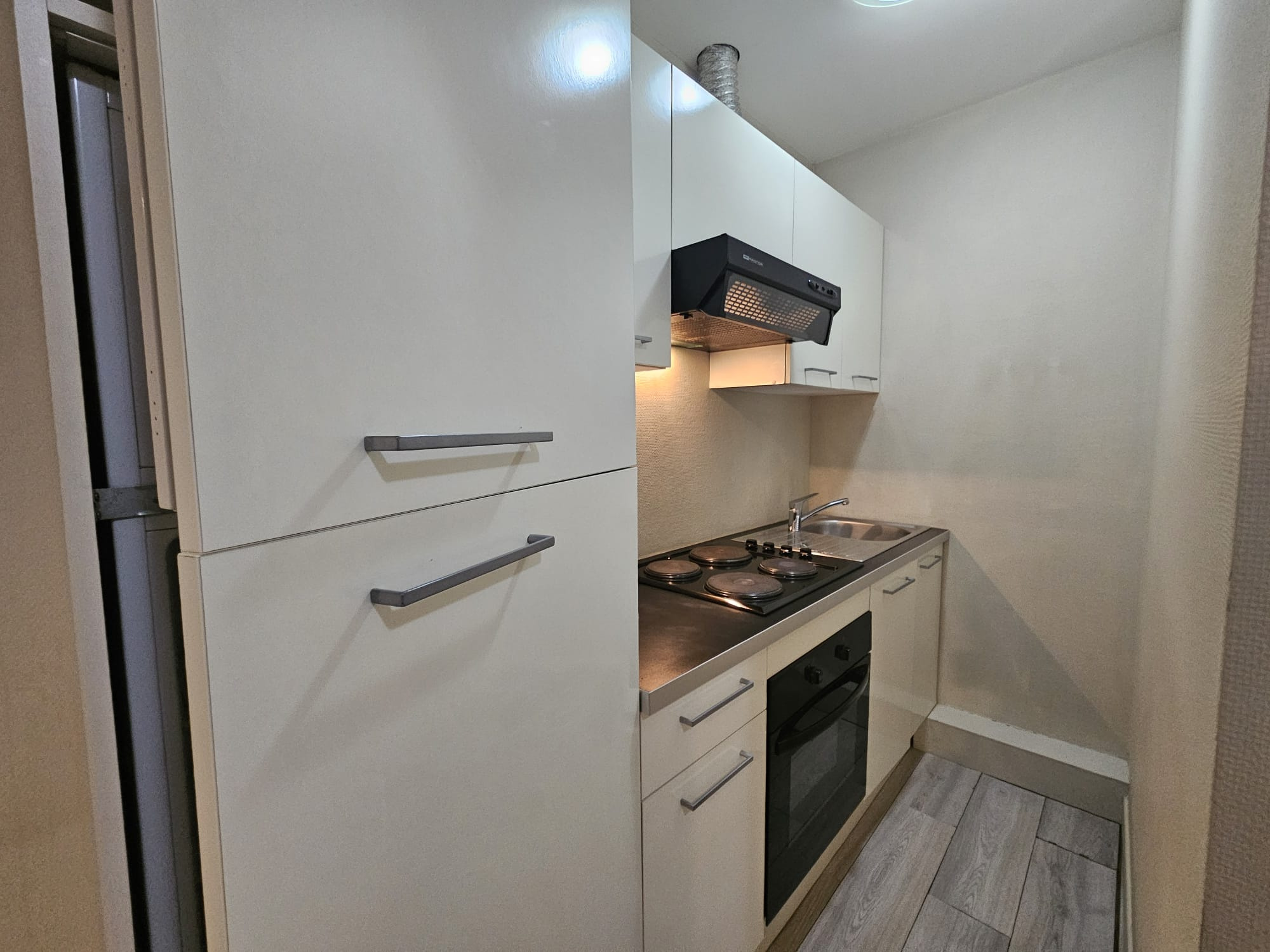 Bordeaux Nansouty – Joli Studio en Bon Etat Général