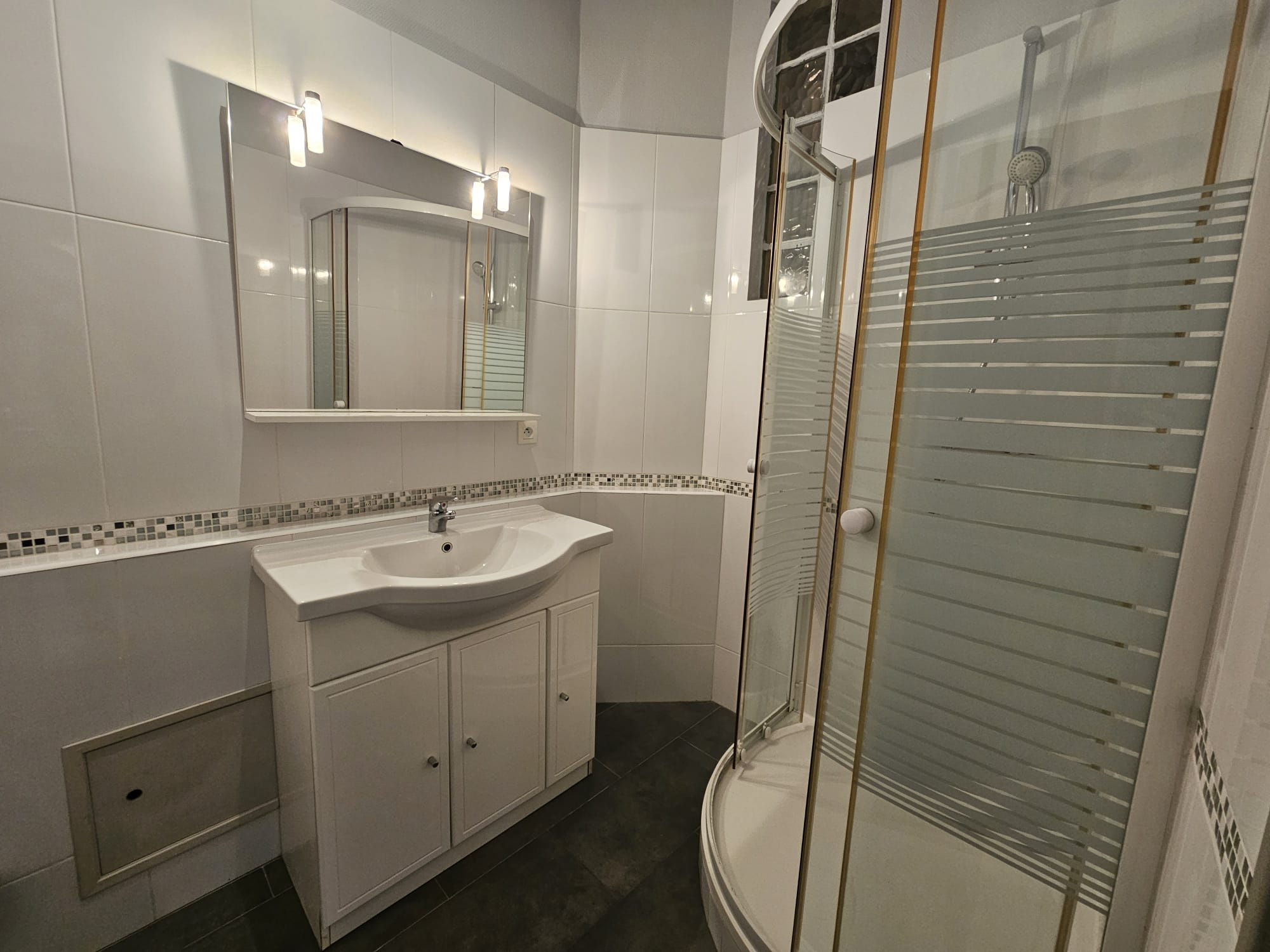 Bordeaux Nansouty – Joli Studio en Bon Etat Général