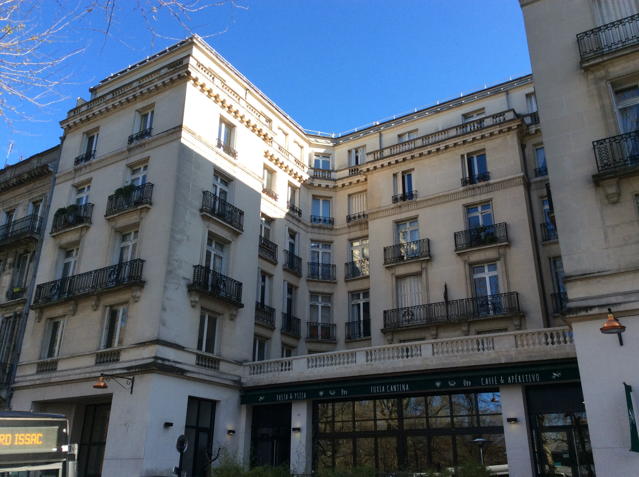 Bordeaux Quinconces – Grand T1 de 30 m2 – chauffage inclus