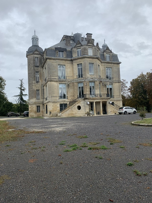 BOUILIAC Avenue De La Belle Etoile APPARTEMENT T 01 BIS C 10 de 48.14 m2  tout compris