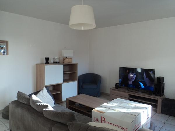 LE BARP   AVENUE DES PYRENEES  MAISON T 3 MEUBLEE  DUPLEX AVEC JARDIN