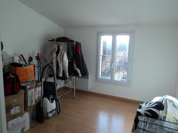 LE BARP   AVENUE DES PYRENEES  MAISON T 3 MEUBLEE  DUPLEX AVEC JARDIN