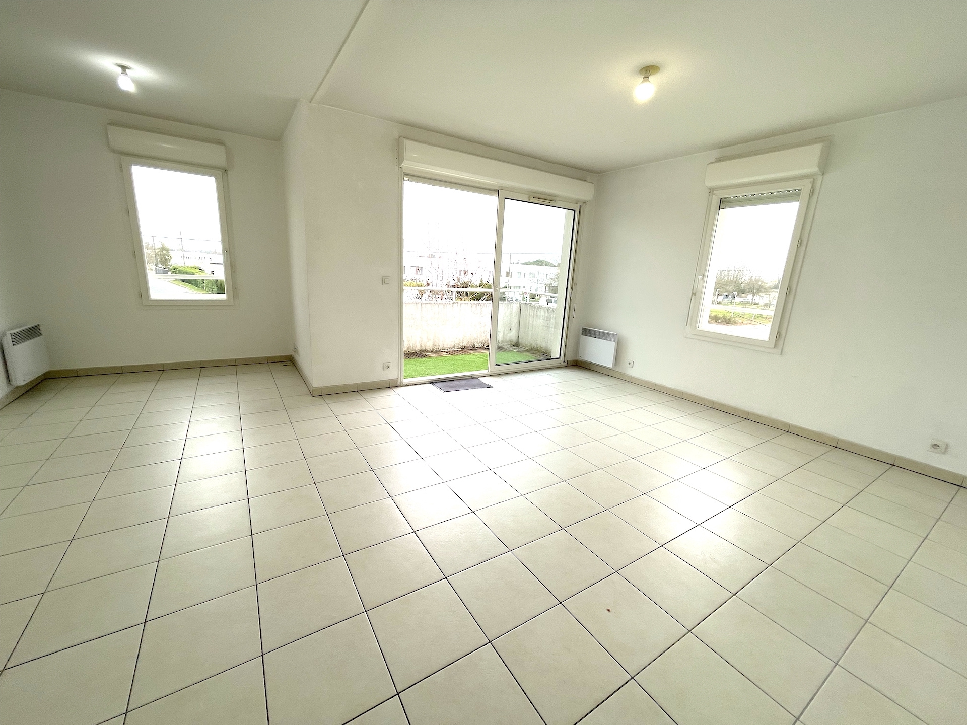 PESSAC – Proche Rocade – Beau T3 – Balcon & BOX