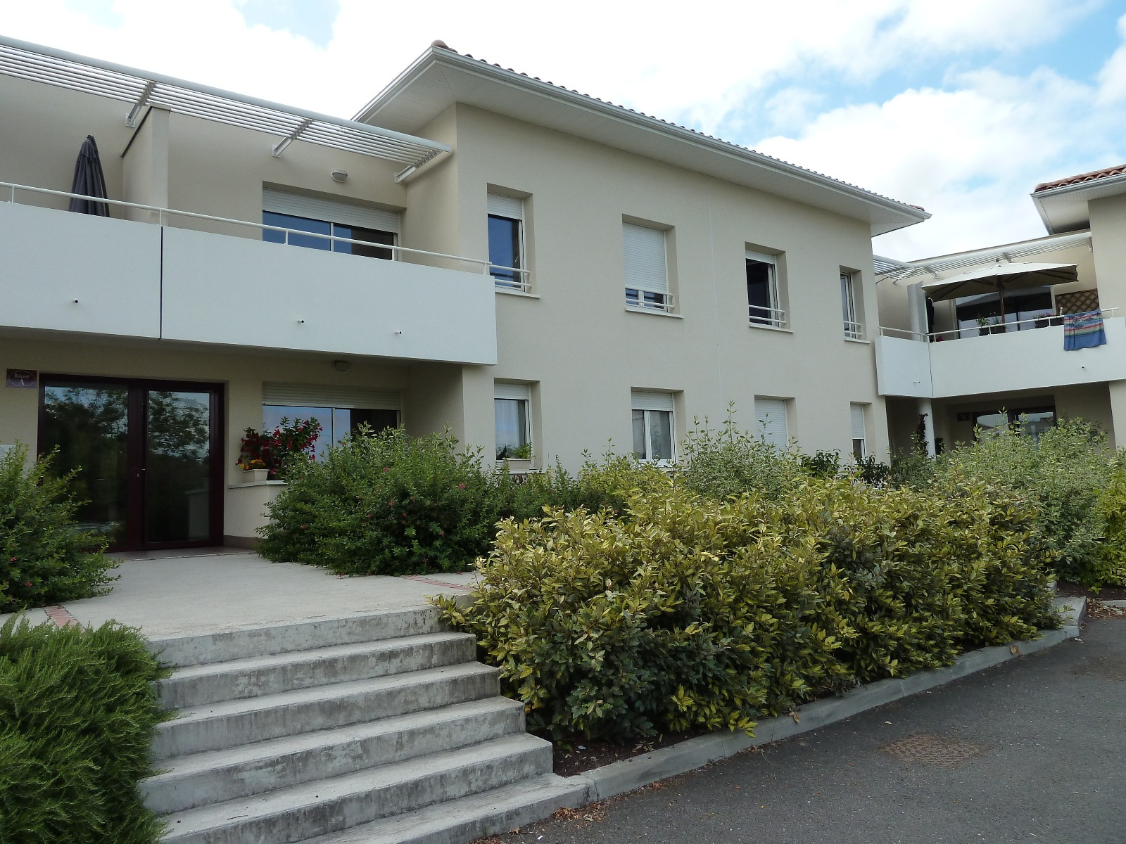 PESSAC – Proche Rocade – Beau T3 – Balcon & BOX