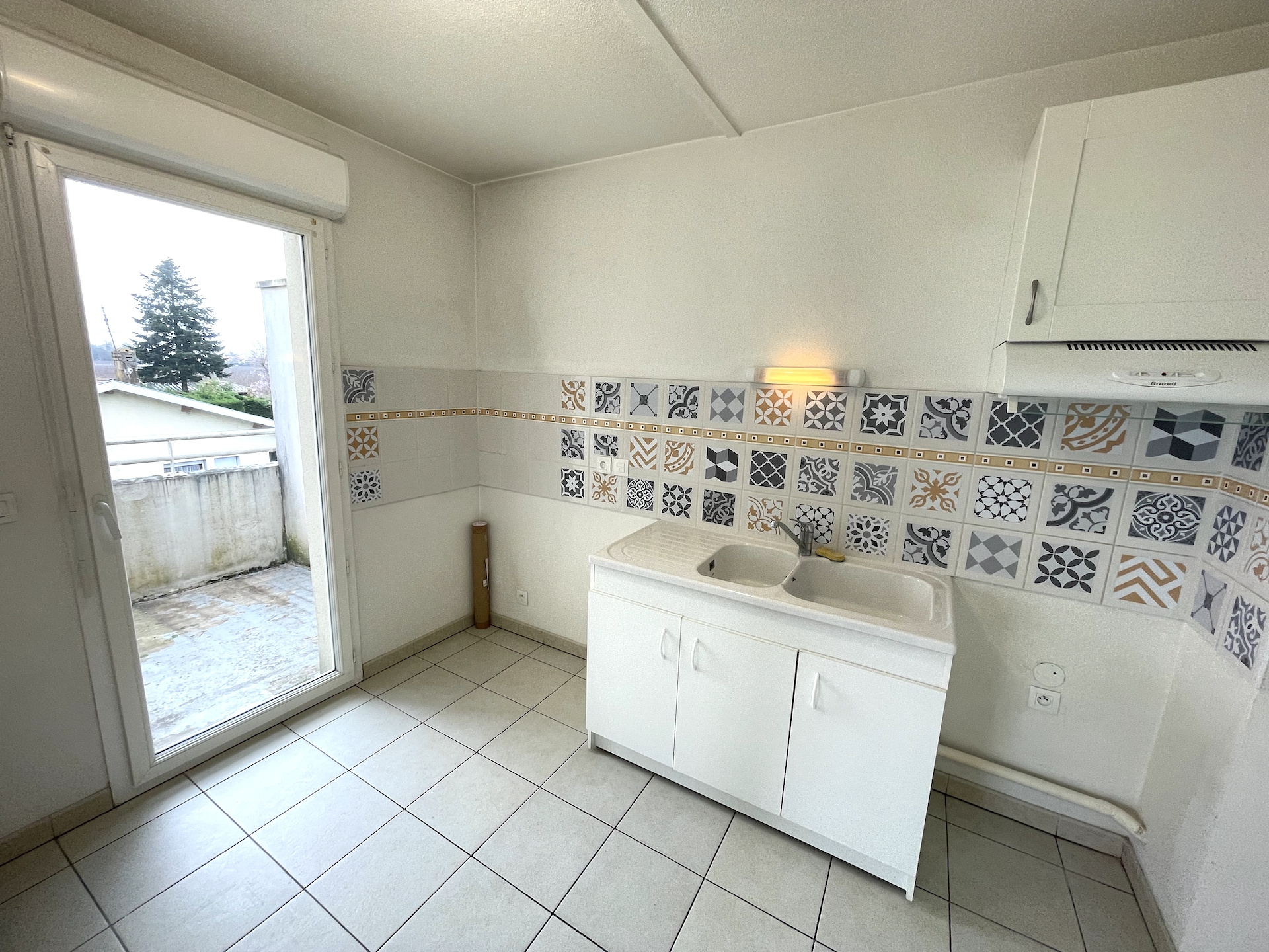 PESSAC – Proche Rocade – Beau T3 – Balcon & BOX