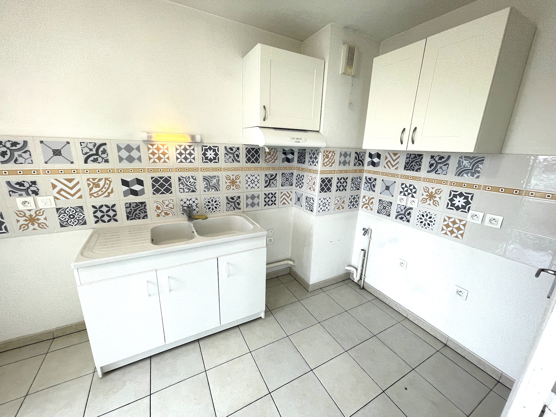 PESSAC – Proche Rocade – Beau T3 – Balcon & BOX