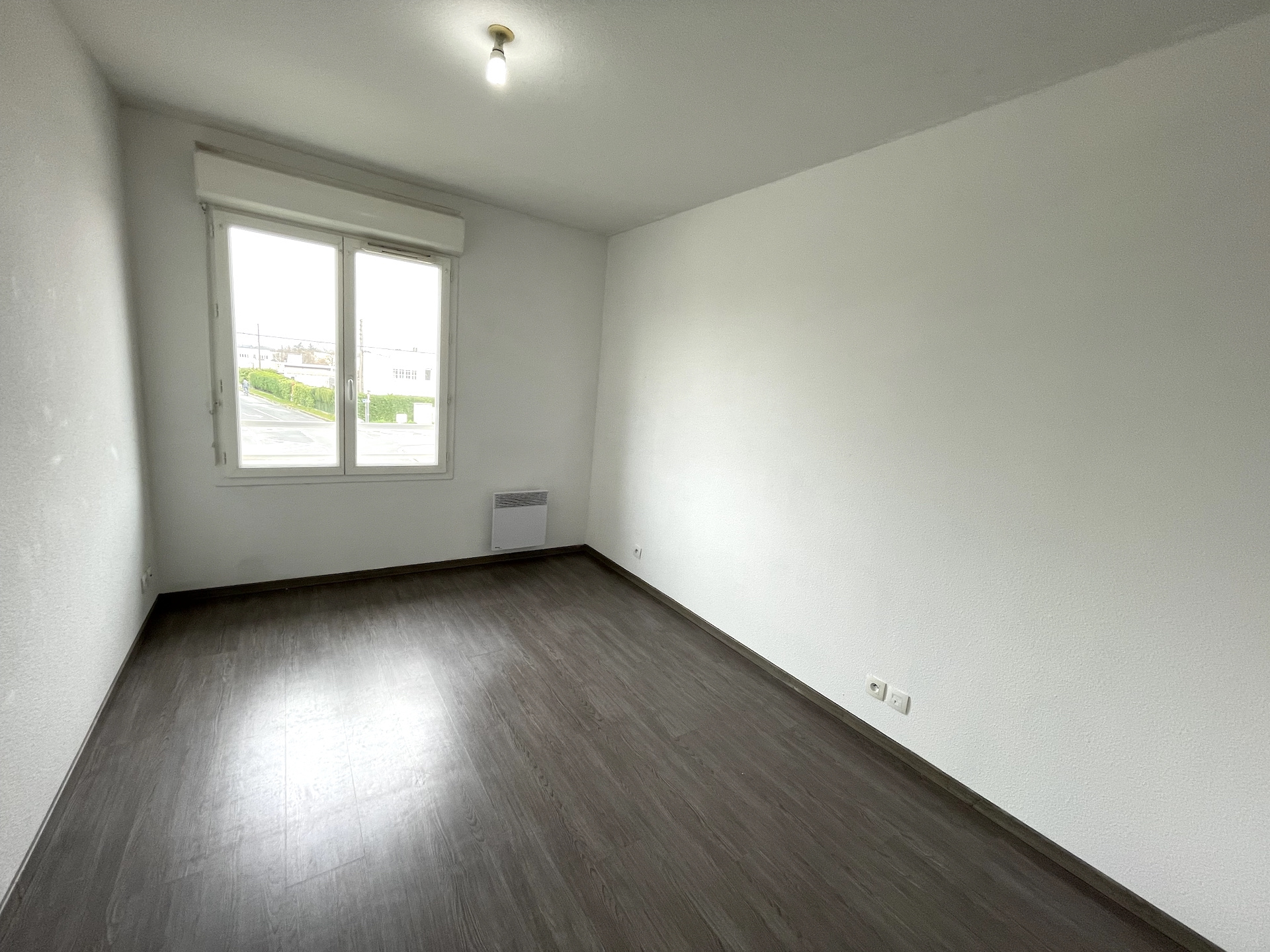 PESSAC – Proche Rocade – Beau T3 – Balcon & BOX