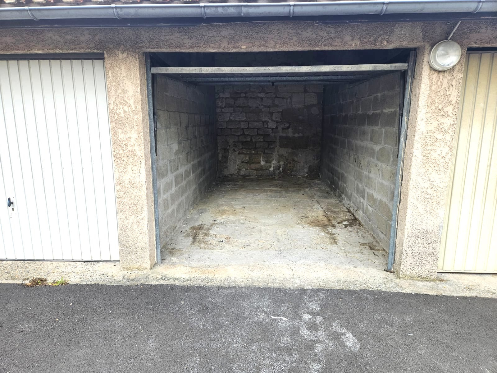 Bordeaux – St Genès – Garage fermé à vendre