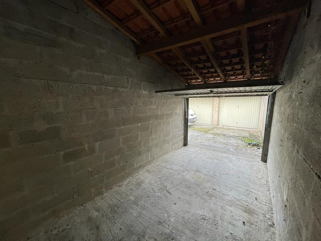 Bordeaux – St Genès – Garage fermé à vendre