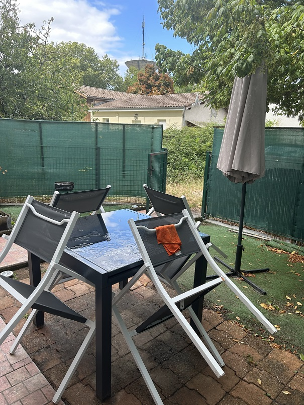 LE BARP AVENUE DES PYRENEES MAISON T3 DUPEX MEUBLEE  AVEC JARDIN