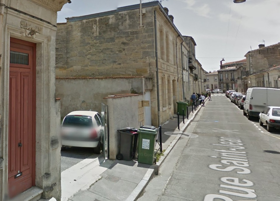 Bordeaux Nansouty – Rue St Jean – Place de parking dans cour