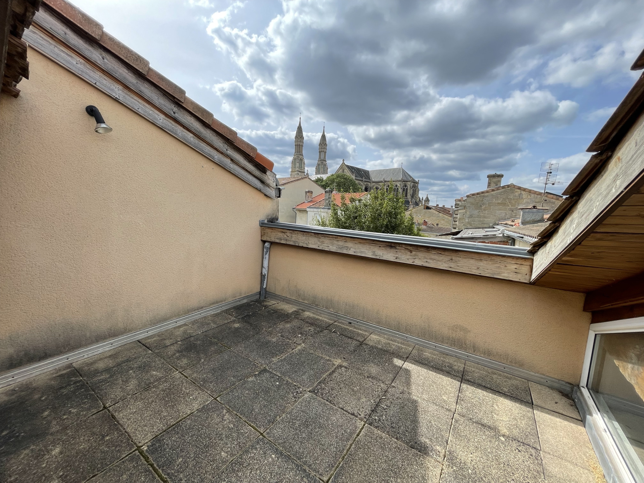 Bordeaux – Sacré Coeur –  Magnifique T4 de 94 m2