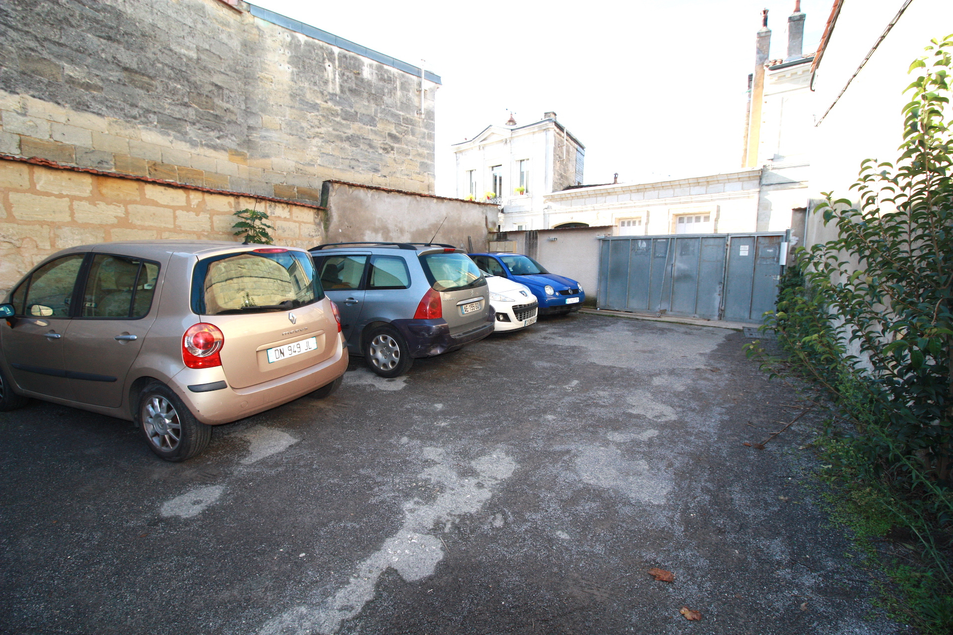 Bordeaux – St Jean / Nansouty – Place de parking vendue louée