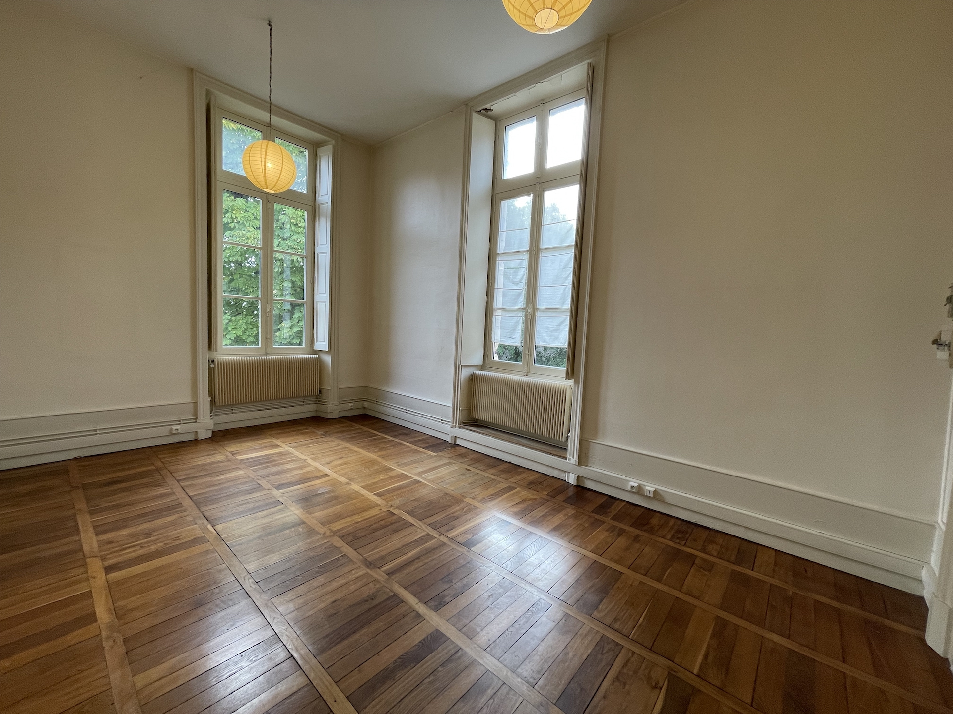 DIJON – rue Vannerie -Appartement T7 de 190 m2 dans un ancien Hôtel Particulier