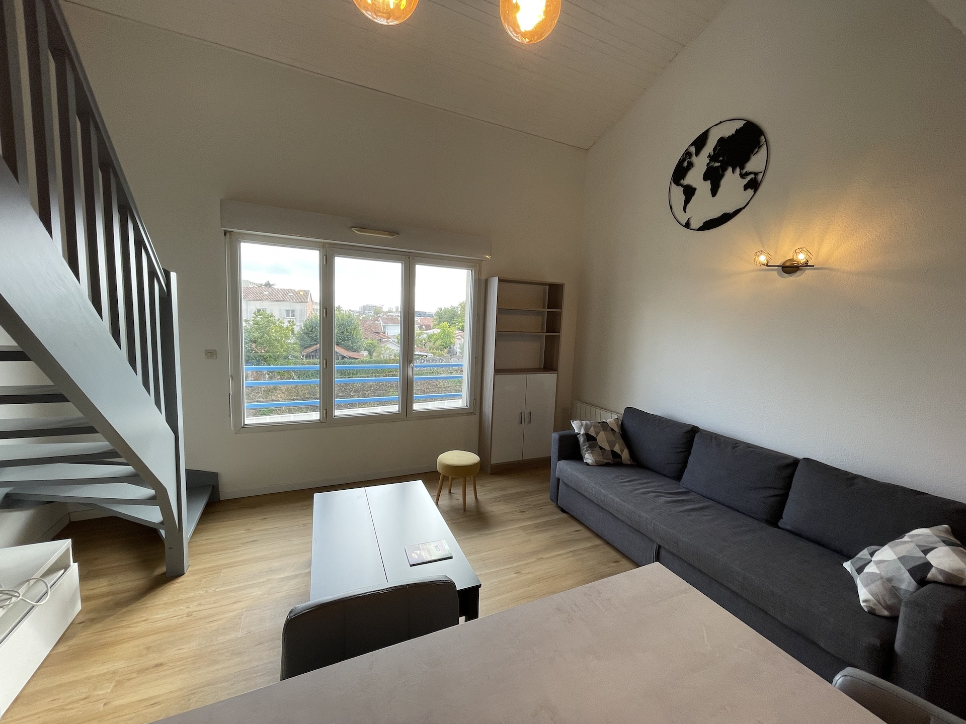 Talence – Roustaing – Joli T2 en Duplex Meublé