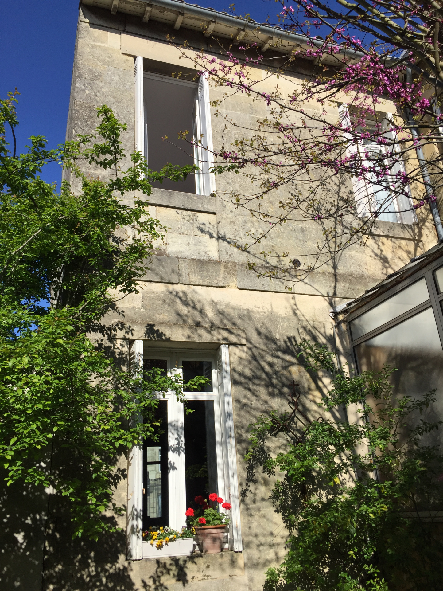 Bordeaux – Barrière de Toulouse – Grande Maison en pierre de 200 m2 avec garage et jardin