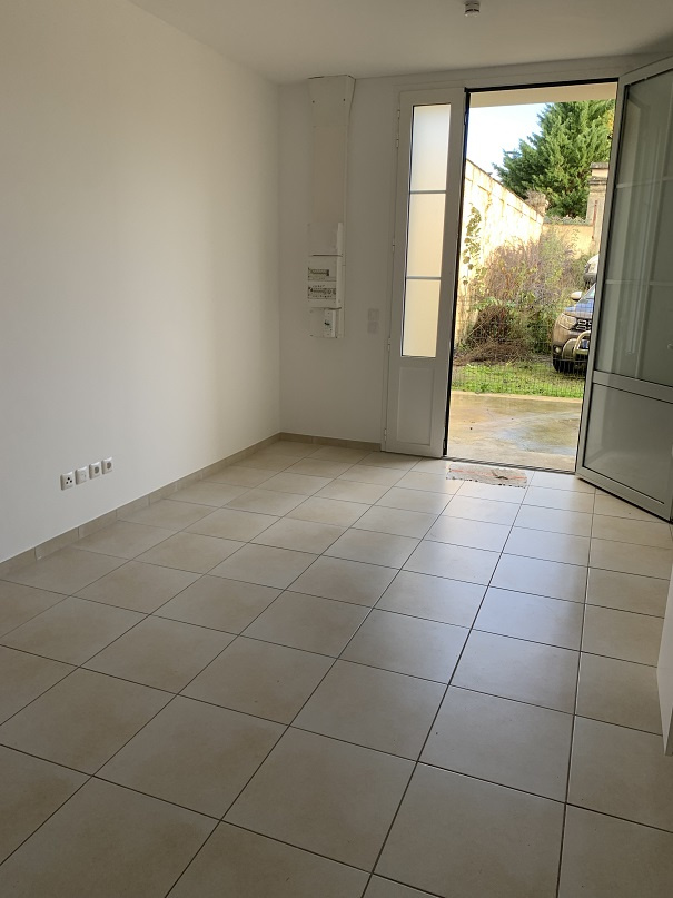 BOUILIAC MAISON T2  D 19 AVEC TERRASSE ET PARC