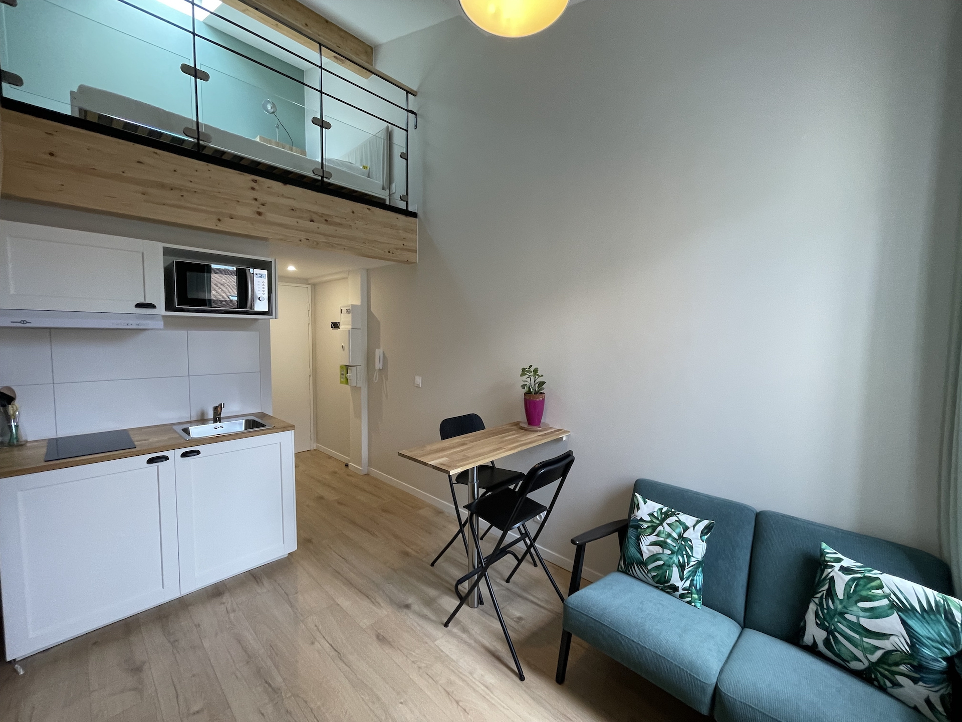 Bordeaux – Victoire – Charmant T1 bis neuf Meublé (L6)