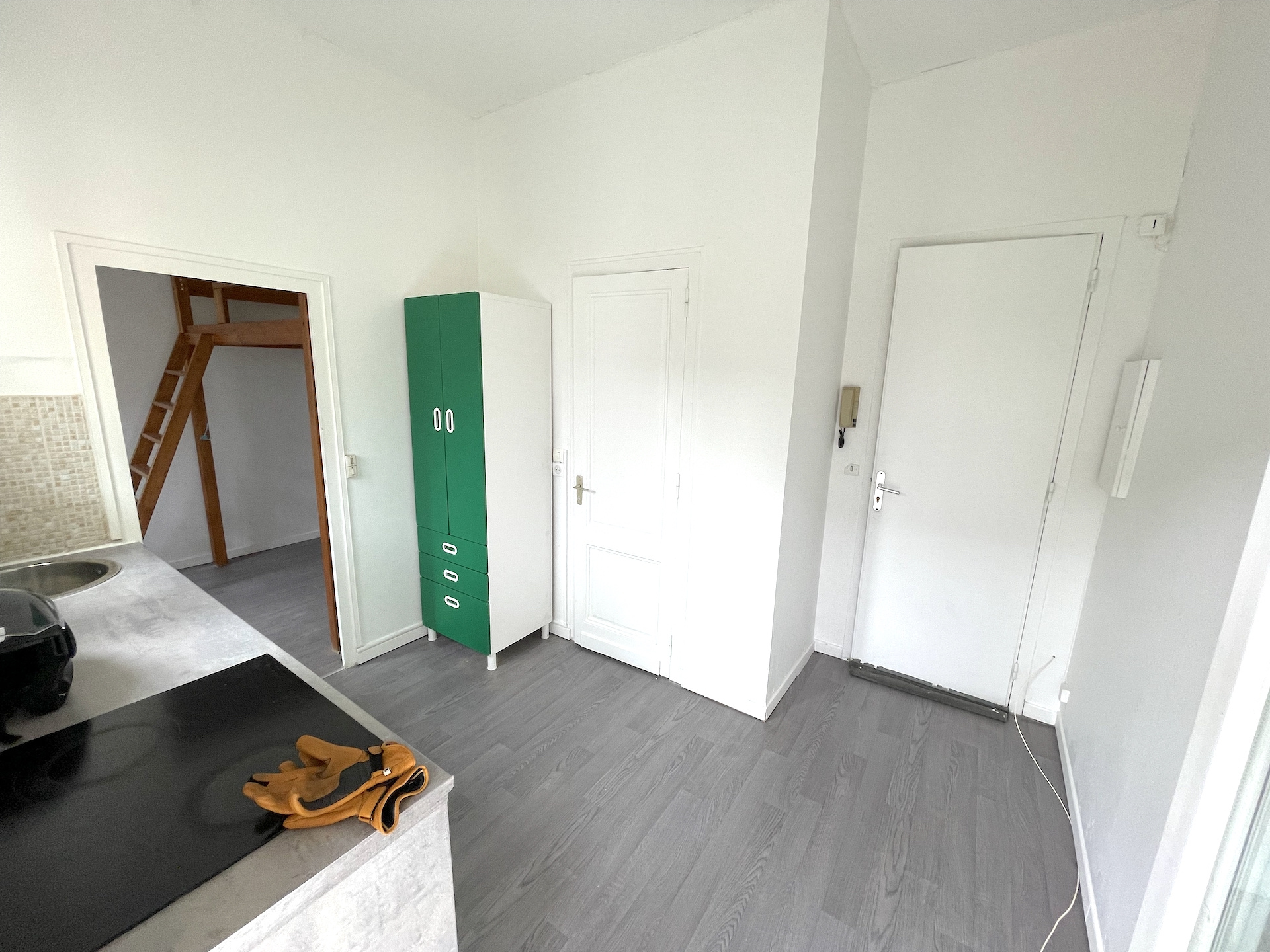 Bordeaux – Nansouty (rue de St Macaire) – Joli Studio avec jardin privatif