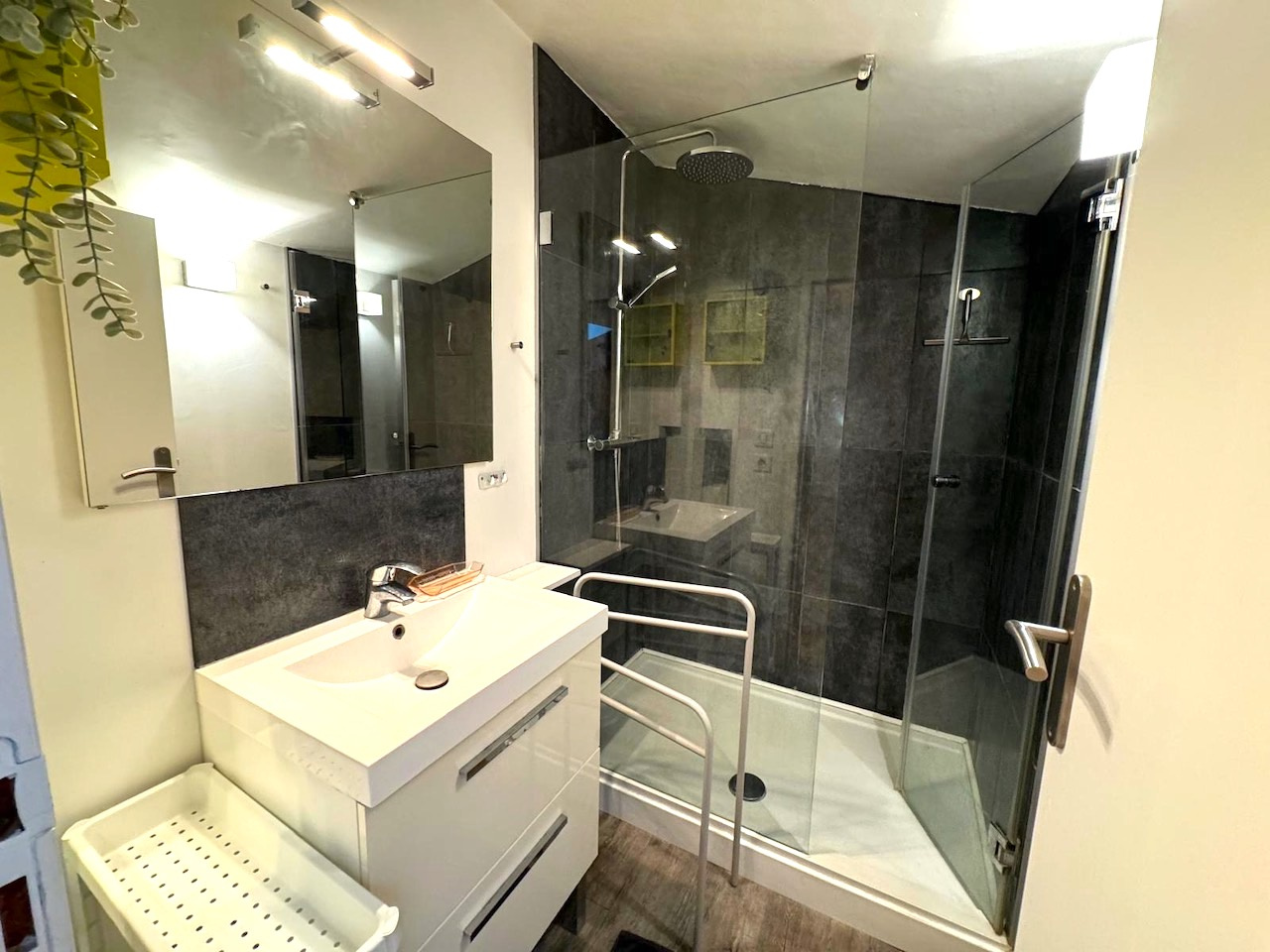 BORDEAUX – Chartons – Charmant T2 meublé