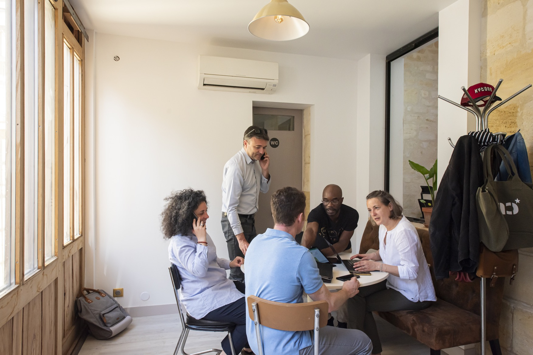 Cocosy Coworking-Poste de travail individuel -3 min gare St Jean