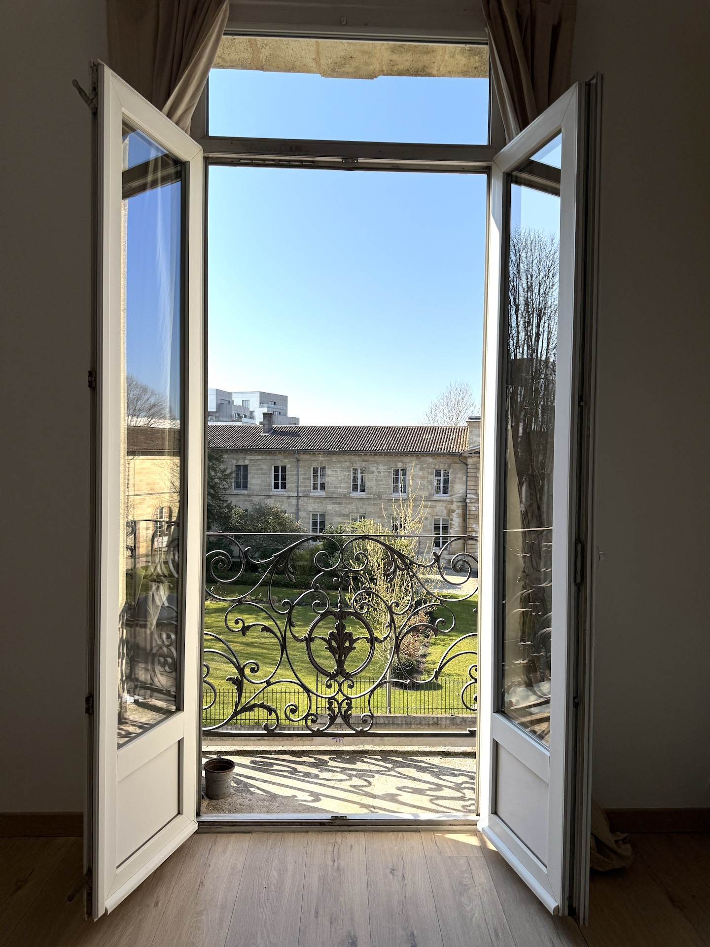 Bordeaux Victoire – Charmant Studio Rénové Situé Plein Sud