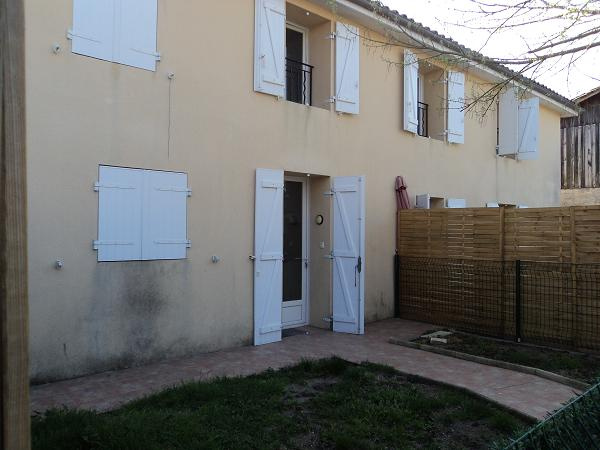 LE BARP CENTRE MAISON T 02 MEUBLEE AVEC JARDIN