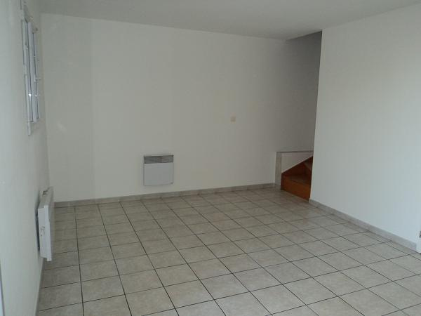 LE BARP CENTRE MAISON T 02 MEUBLEE AVEC JARDIN