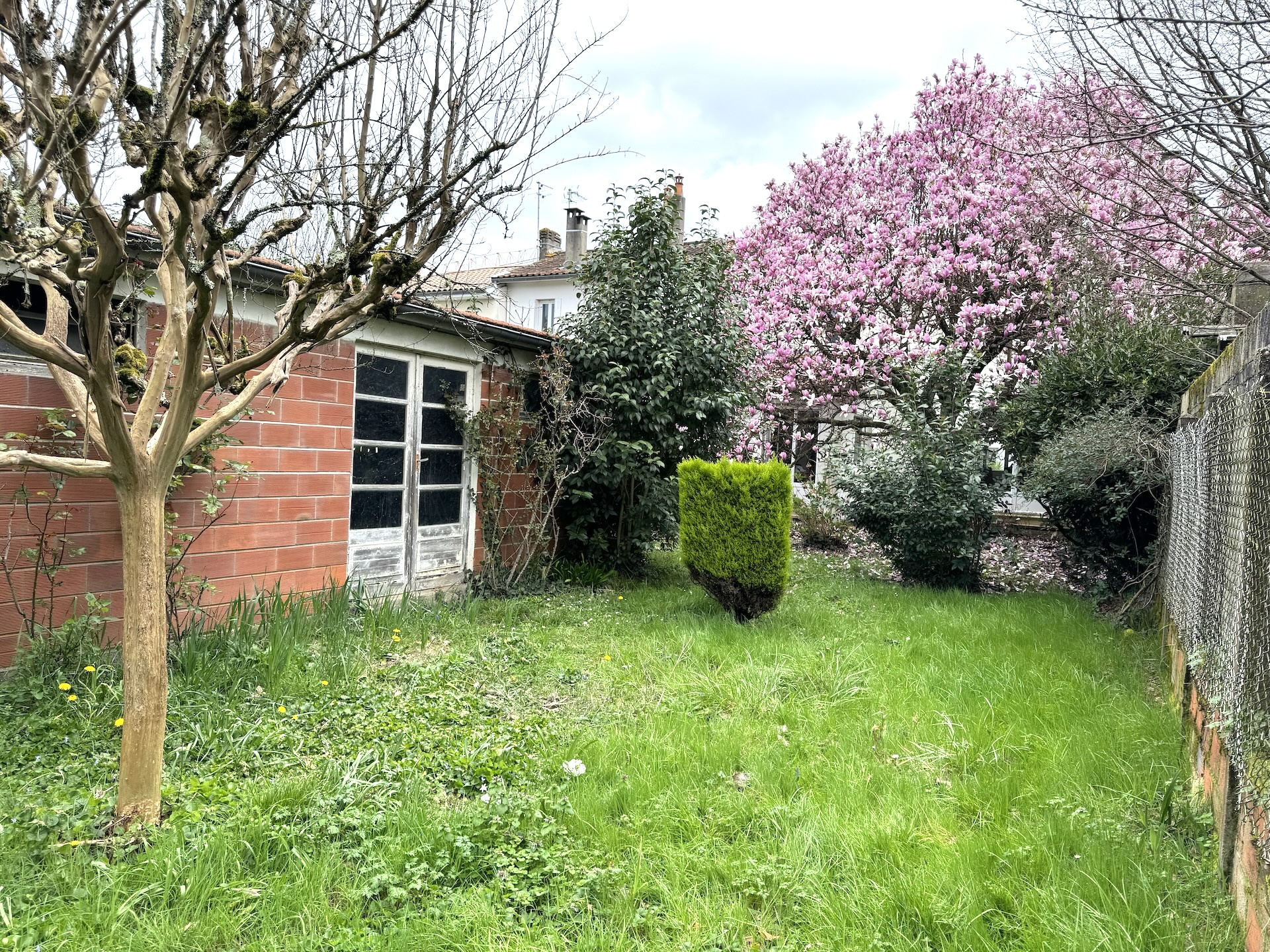 Bègles – Barrière de Bègles – Charmante Maison T5 de 132 m 2 avec jardin et dépendance