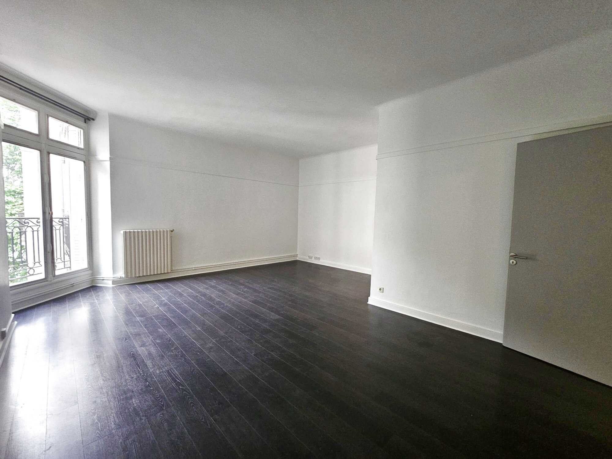 Bordeaux Quinconces – Spacieux T2 au calme de 75m2 – Chauffage inclus