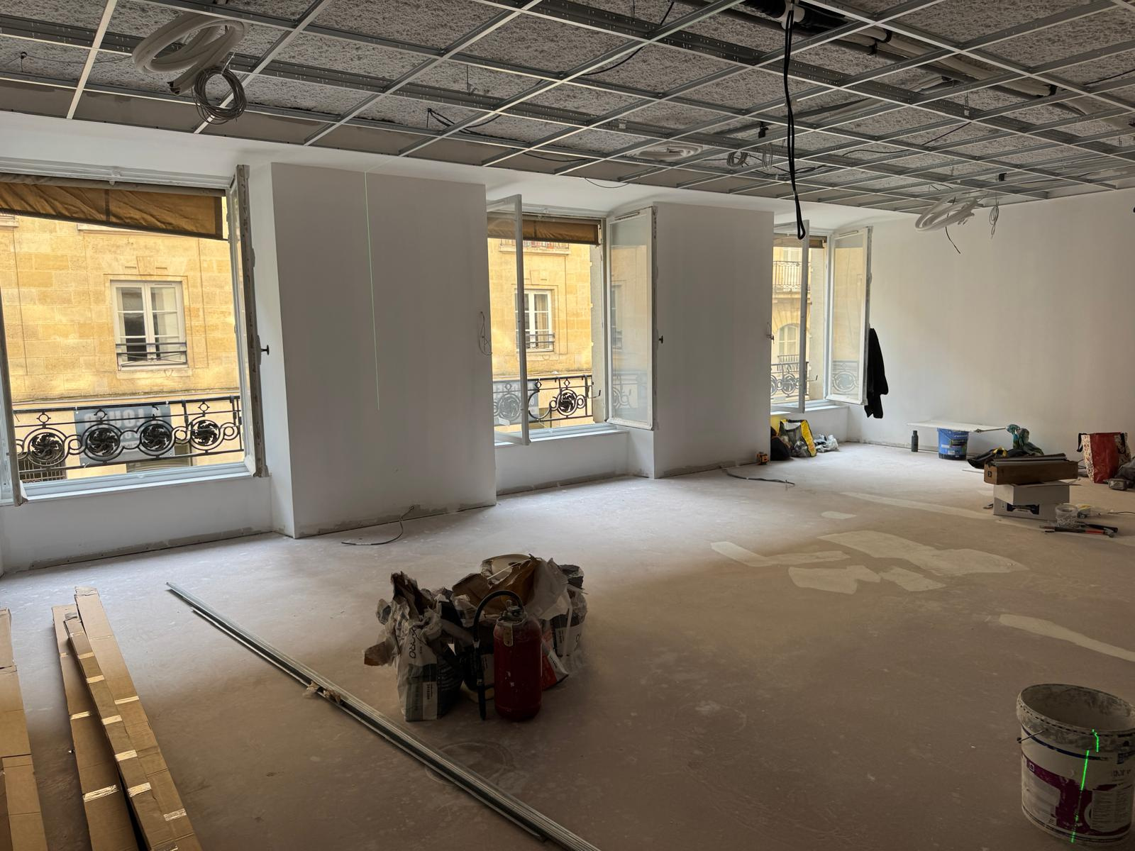 Bordeaux QUINCONCES – Bureaux entièrement repris à NEUF – 3 pièces 102 m2