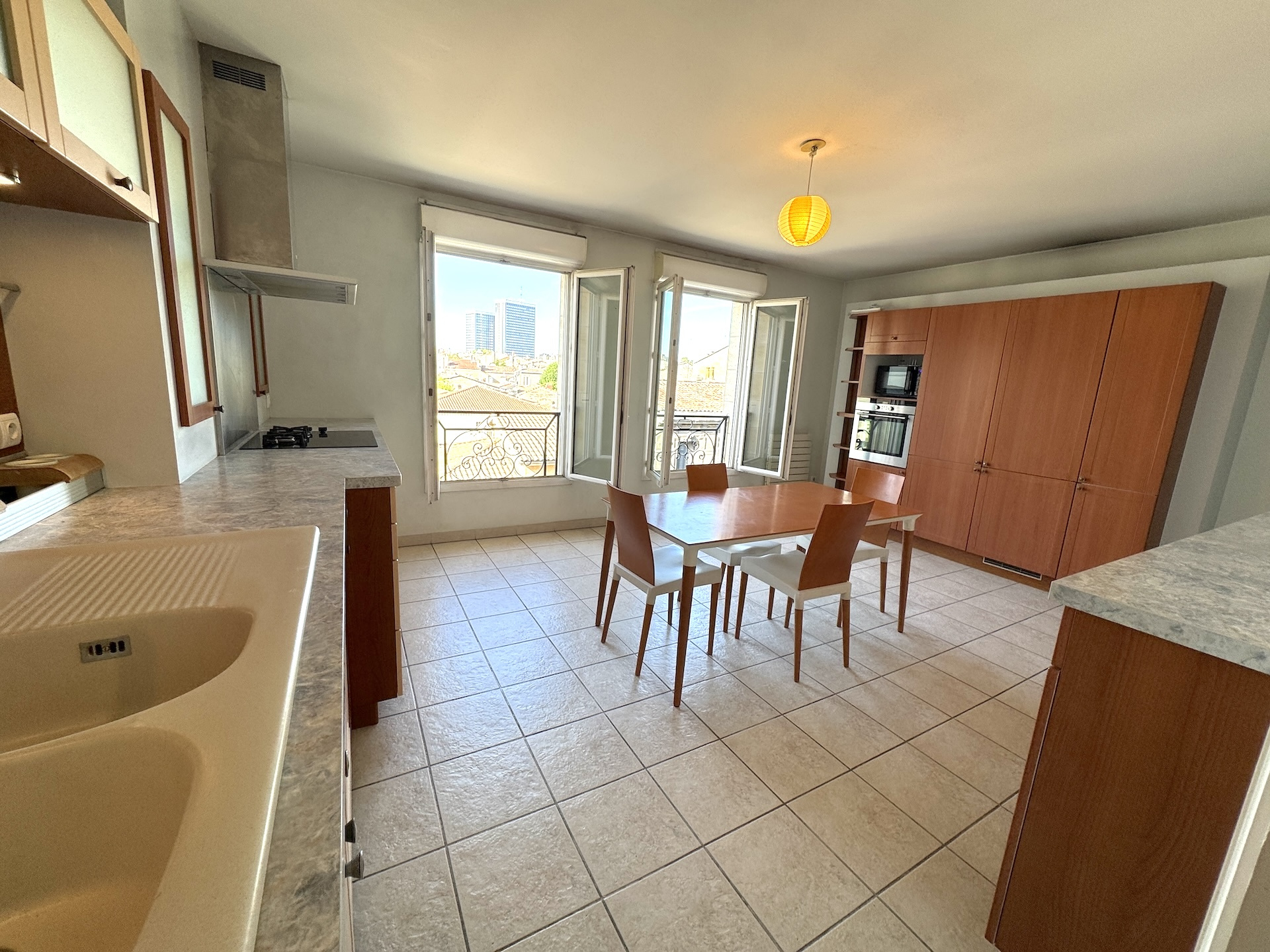 Bordeaux – Croix Blanche –  Appartement T4 RARE 162 m2