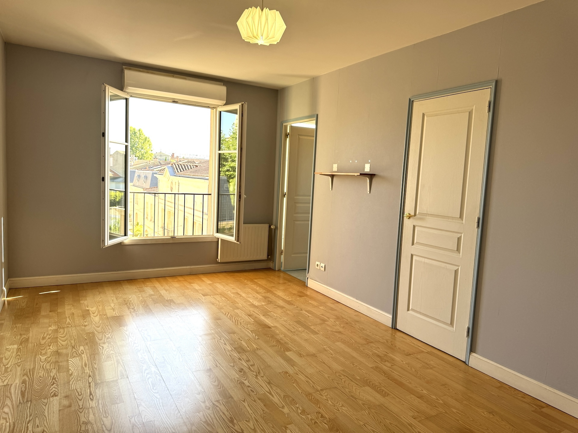 Bordeaux – Croix Blanche –  Appartement T4 RARE 162 m2