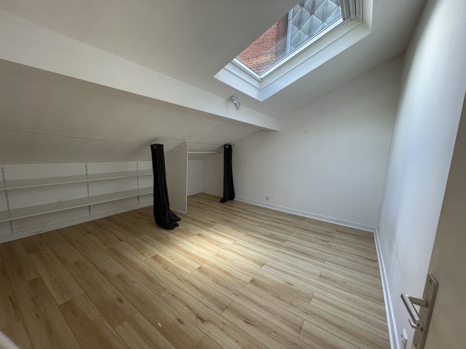 BORDEAUX – Quinconces – Grand T2 avec Terrasse