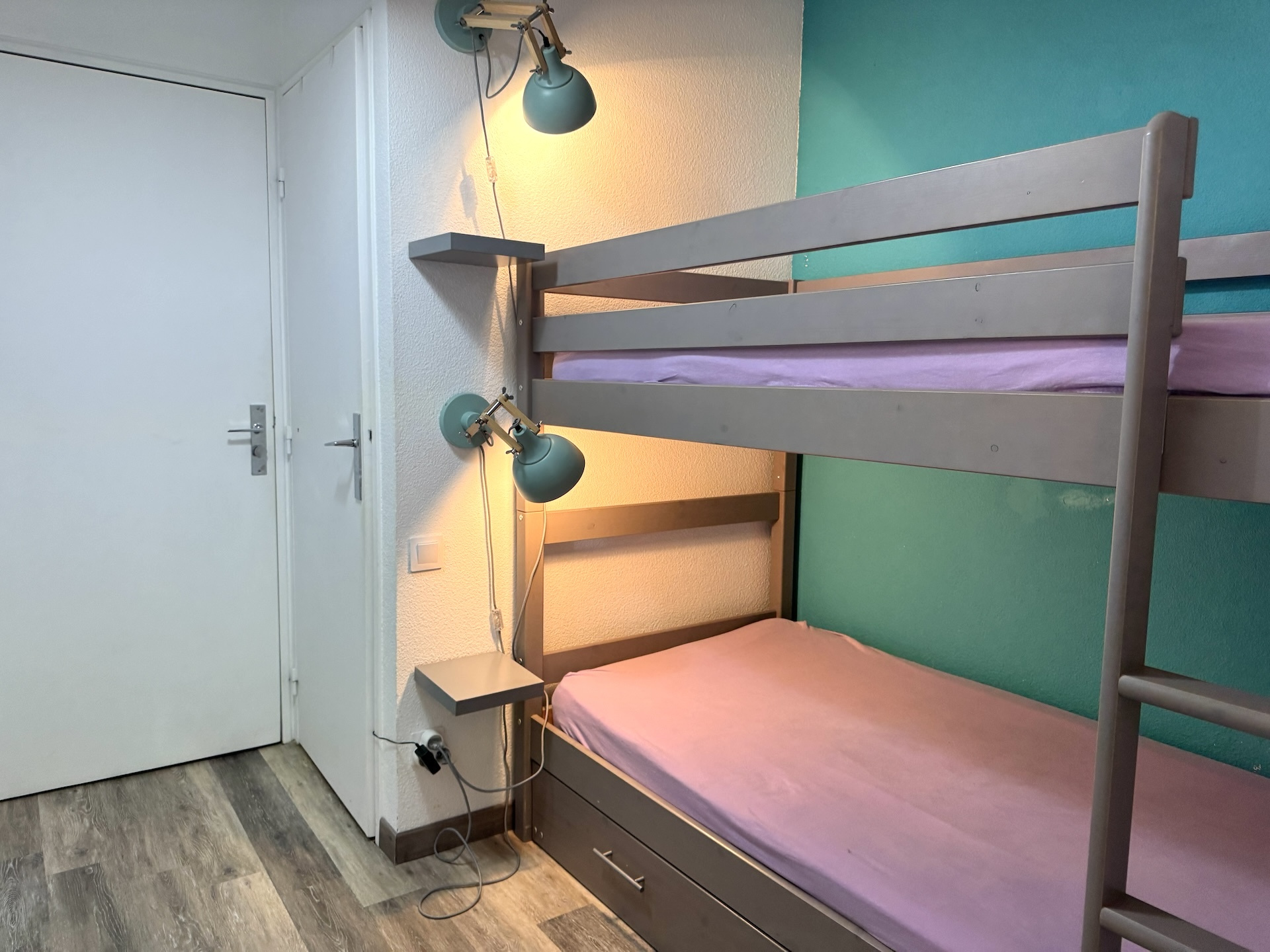 Arcachon – Gare – Joli T1 bis meublé au calme de 25 m2 avec balcon et PKG