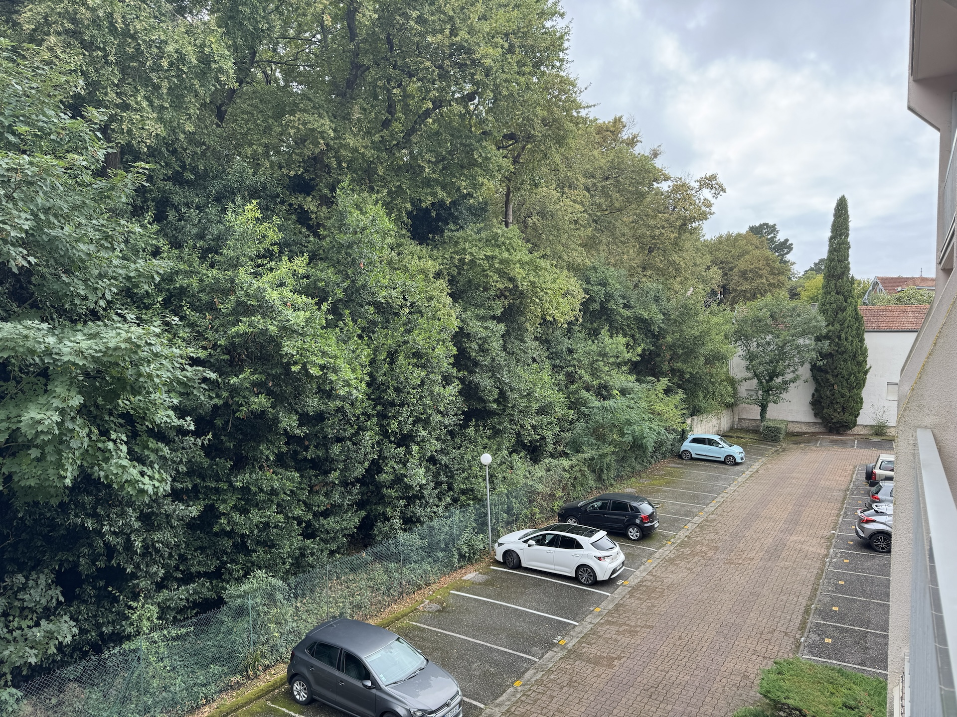 Arcachon – Gare – Joli T1 bis meublé au calme de 25 m2 avec balcon et PKG
