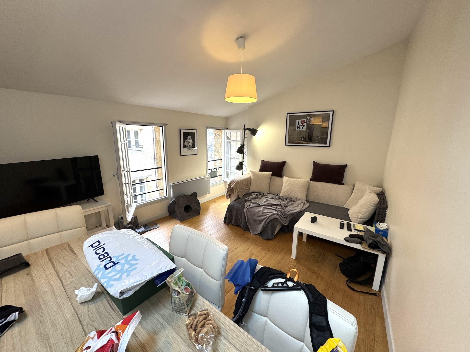 Bordeaux – Hyper Centre / Place St Pierre  – joli T3 de 57 m2