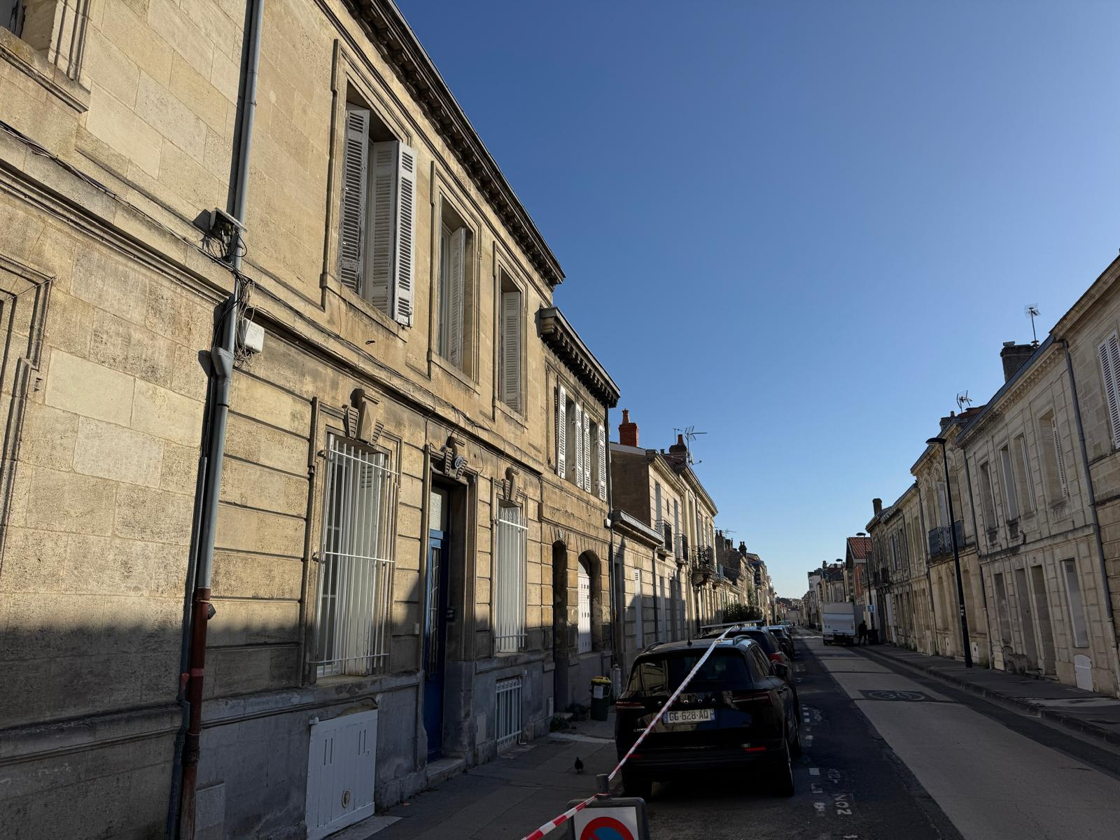 BORDEAUX – Mériadeck – Spacieux T3 Lumineux de 84 m2