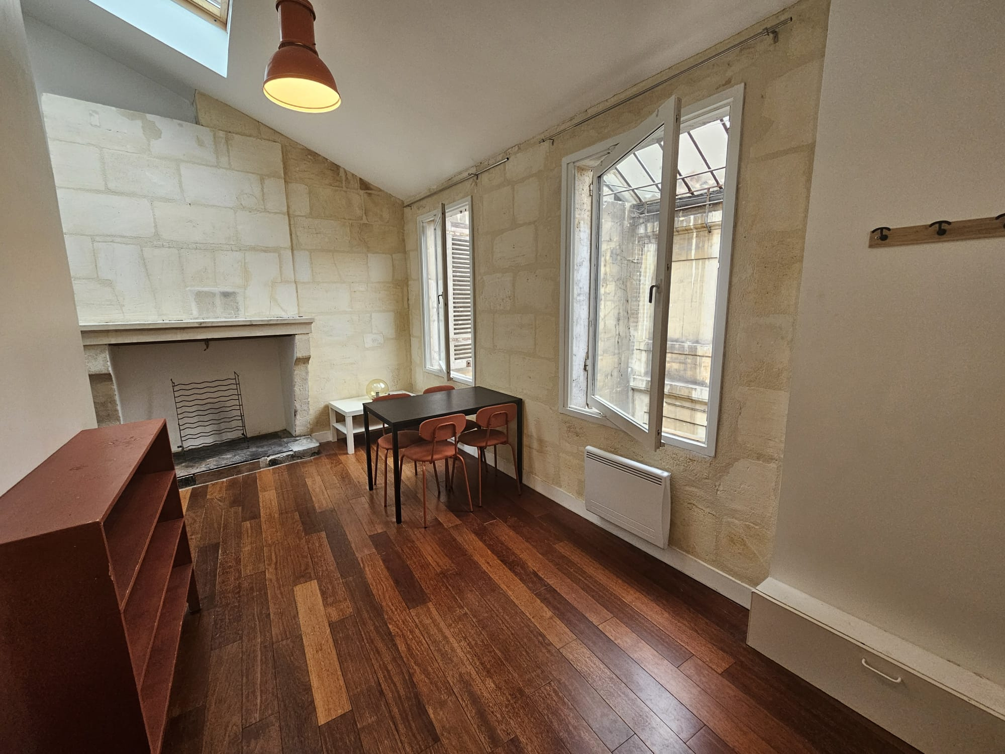 Bordeaux – St Michel – Joli T2 Meublé