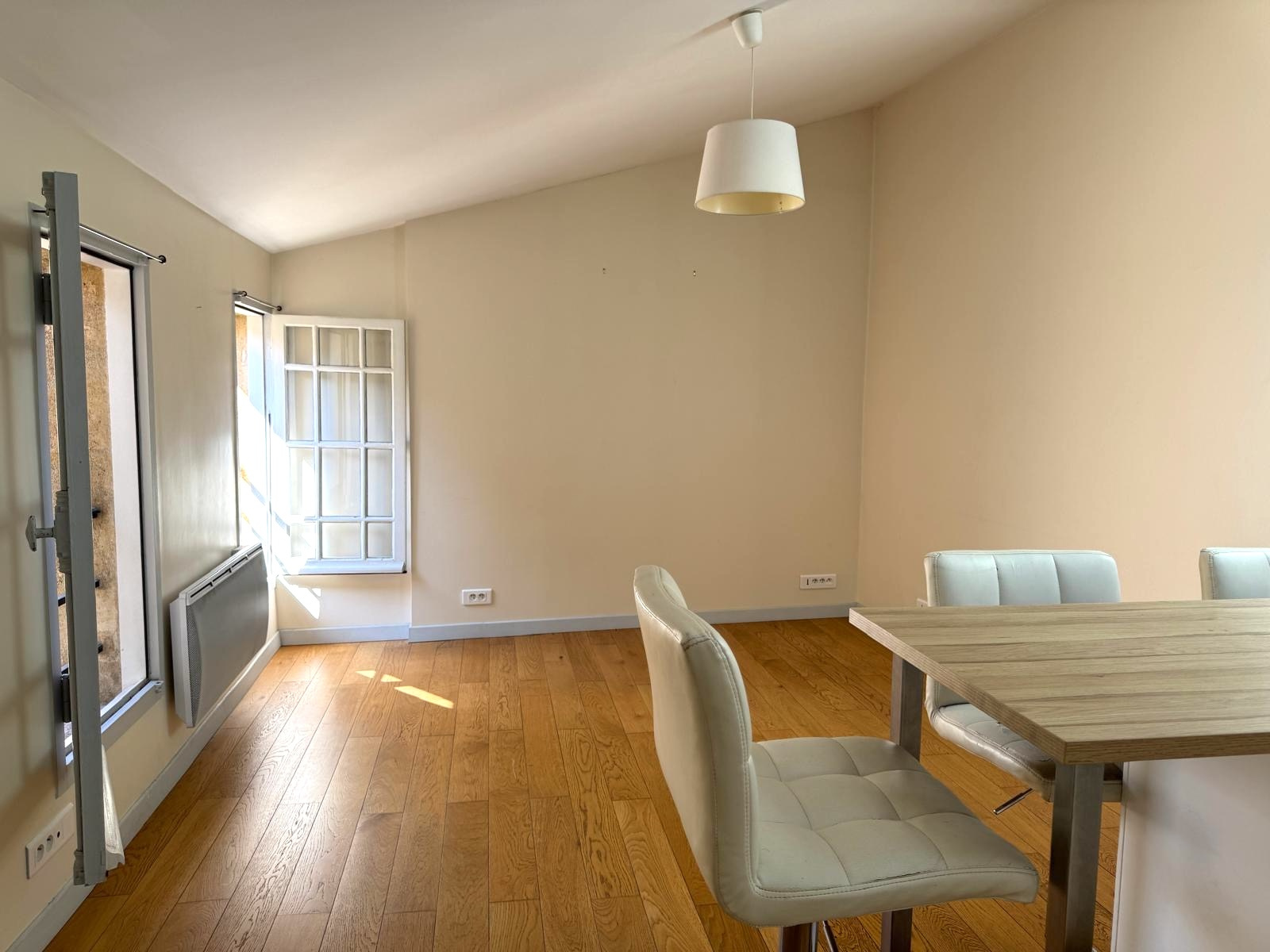 Bordeaux – Centre Historique Quartier St Pierre – Joli T3 de 51 m2