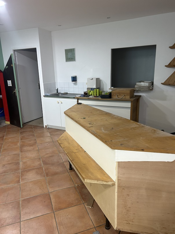 LOCAL COMMERCIAL CENTRE VILLE SAINT MEDARD EN JALLES