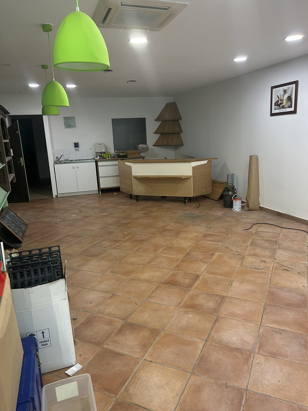 LOCAL COMMERCIAL CENTRE VILLE SAINT MEDARD EN JALLES