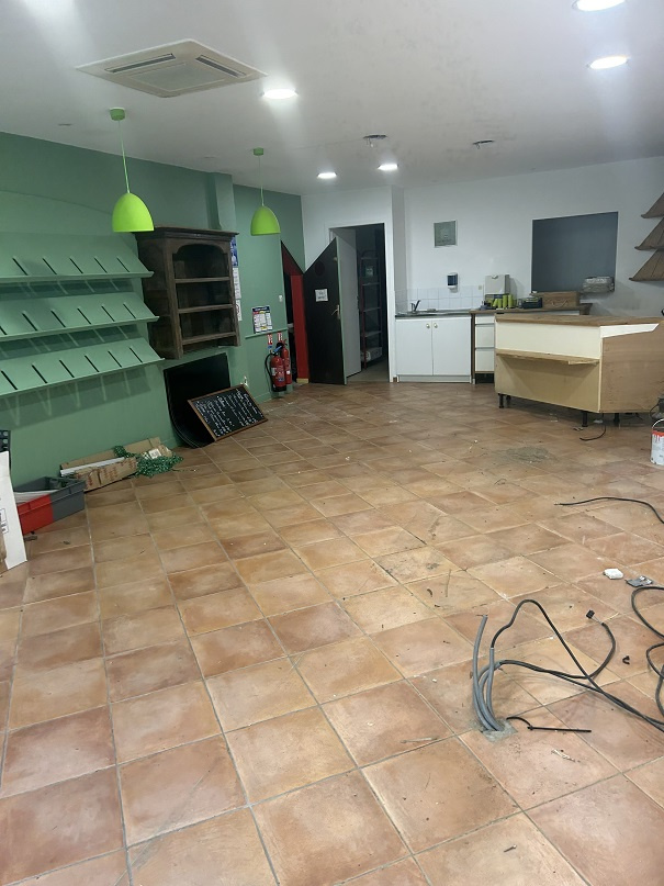 LOCAL COMMERCIAL CENTRE VILLE SAINT MEDARD EN JALLES