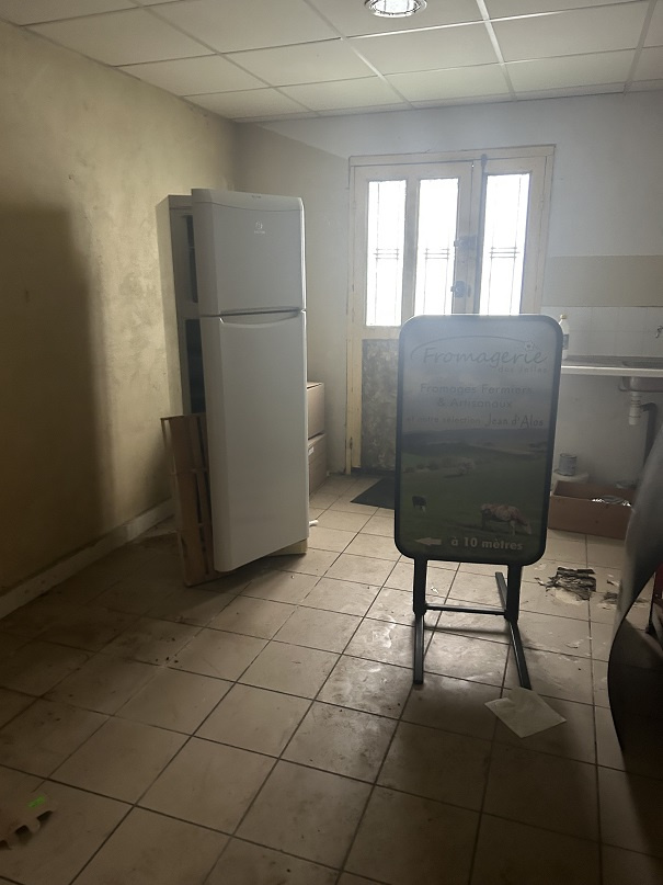 LOCAL COMMERCIAL CENTRE VILLE SAINT MEDARD EN JALLES